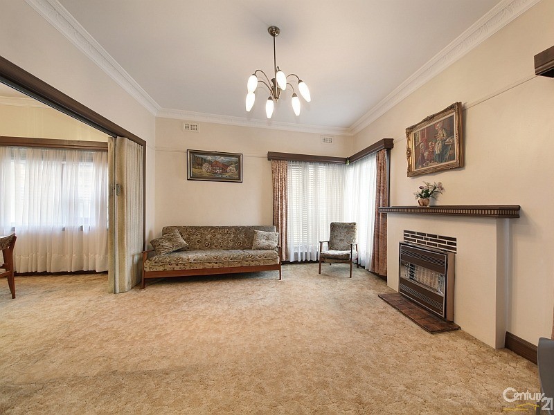 4 Lindsay Street, Mckinnon VIC 3204