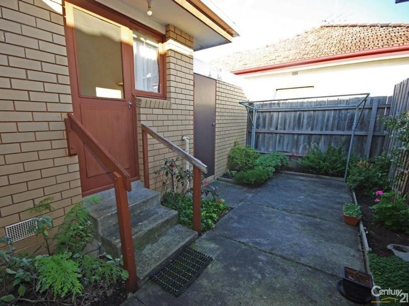 1/5 Elm Grove, Mckinnon VIC 3204