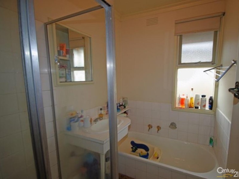 2/3 Sunray Avenue, Cheltenham VIC 3192