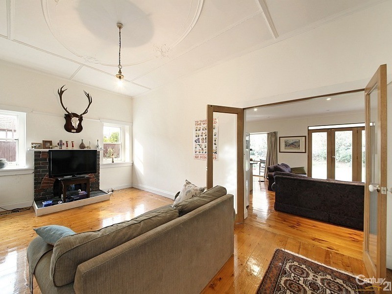 12 Glen Orme Avenue, Mckinnon VIC 3204