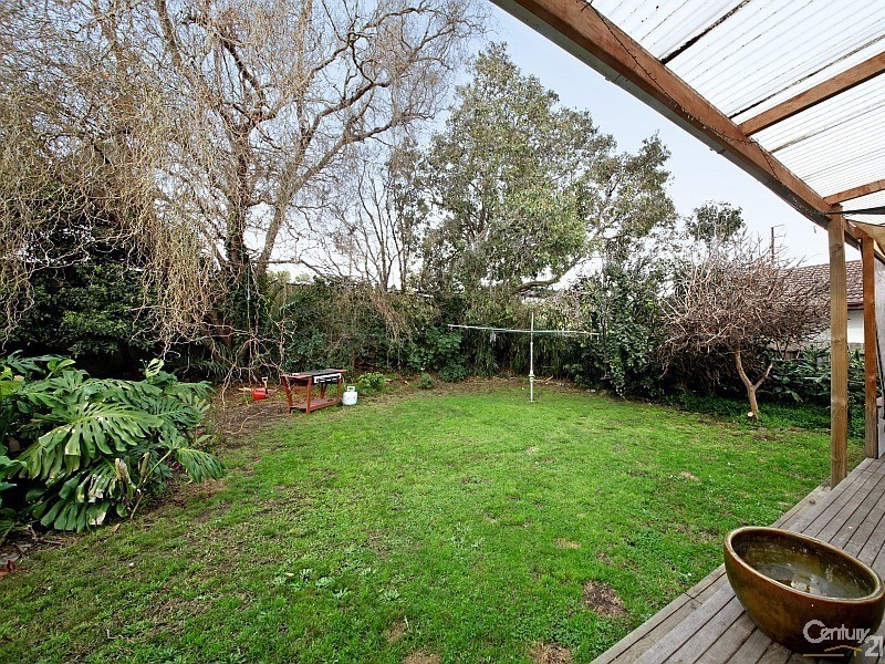 12 Glen Orme Avenue, Mckinnon VIC 3204