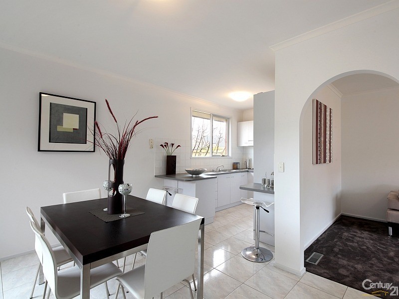 2/11 Heather Street, Bentleigh East VIC 3165