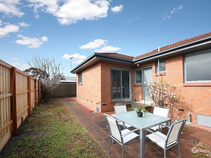 2/11 Heather Street, Bentleigh East VIC 3165