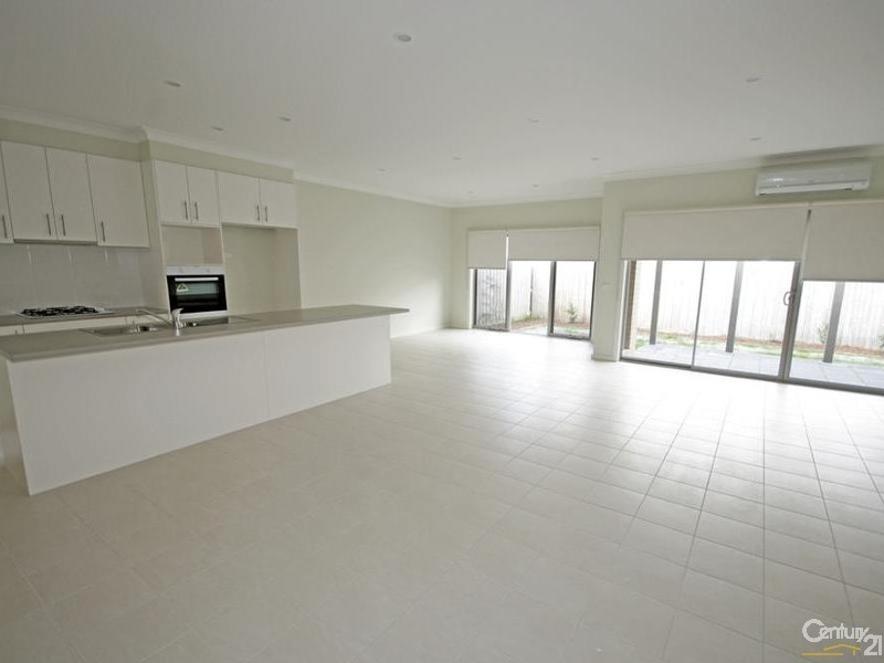 2/8 Neville Street, Bentleigh East VIC 3165