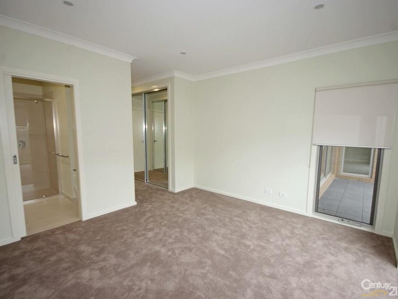 2/8 Neville Street, Bentleigh East VIC 3165