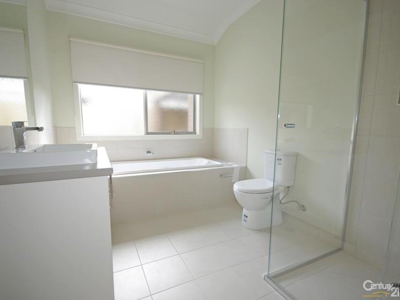 2/8 Neville Street, Bentleigh East VIC 3165