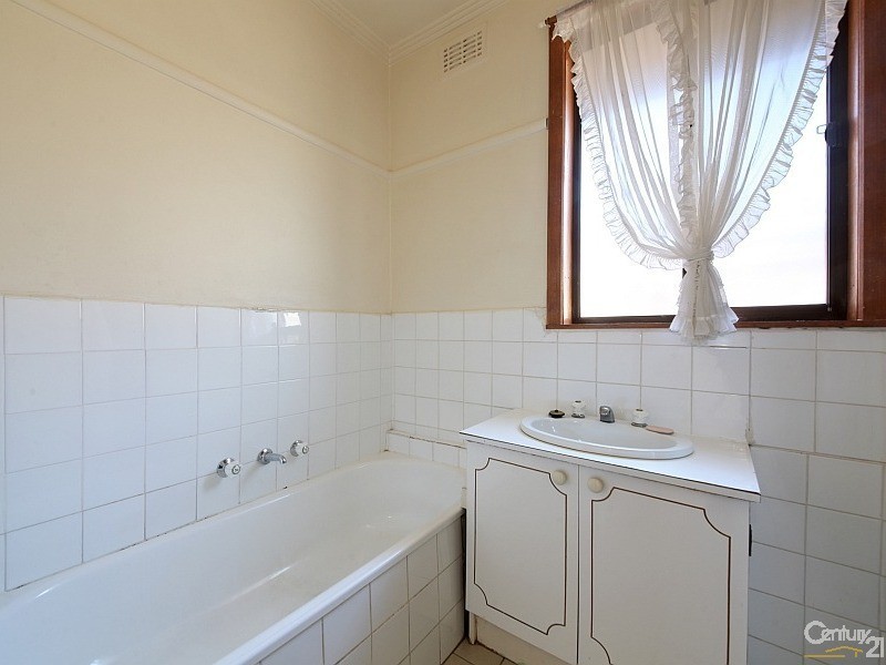 88 Bernard Street, Cheltenham VIC 3192