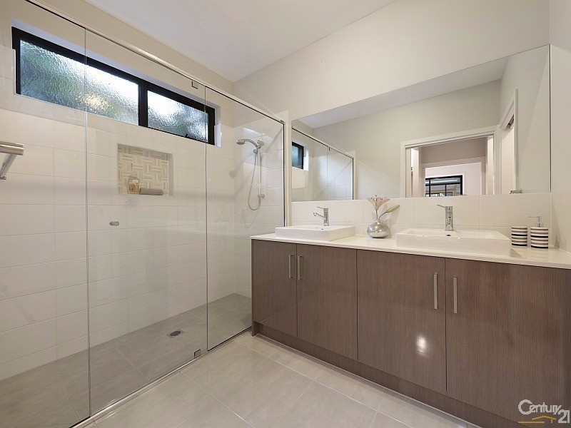 2/18 Milford Street, Bentleigh East VIC 3165