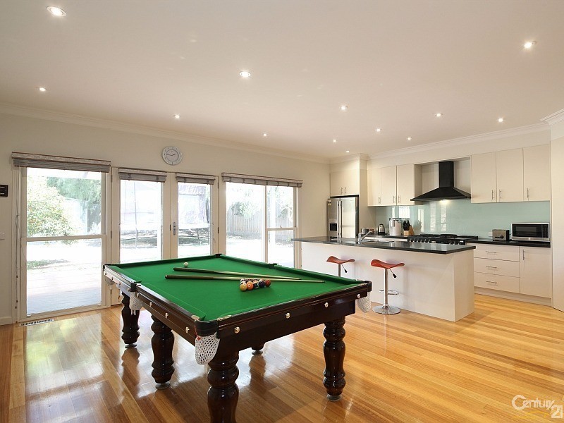 10 Lindsay Street, Mckinnon VIC 3204