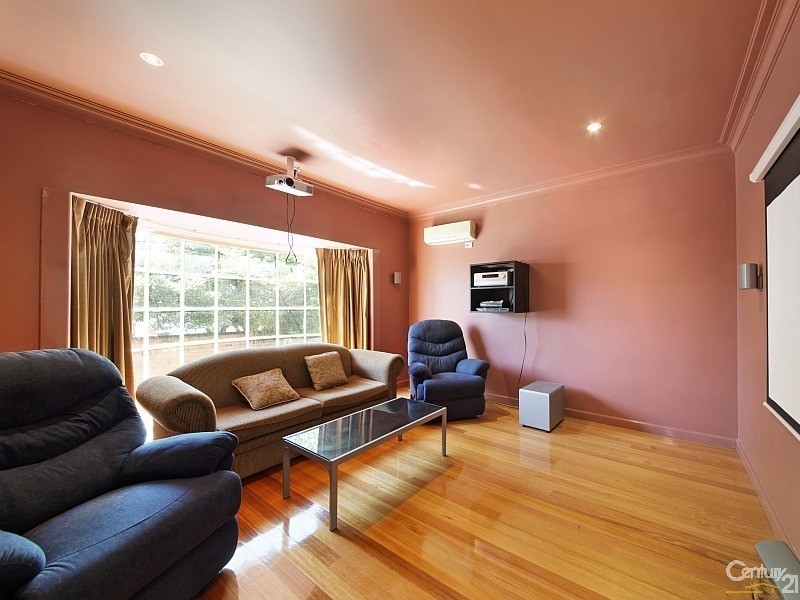 10 Lindsay Street, Mckinnon VIC 3204