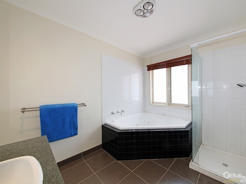 10 Lindsay Street, Mckinnon VIC 3204