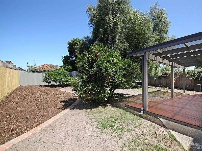 10 Lindsay Street, Mckinnon VIC 3204