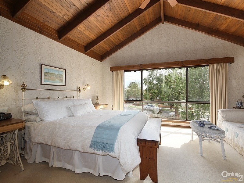 26 Clee Street, Mckinnon VIC 3204