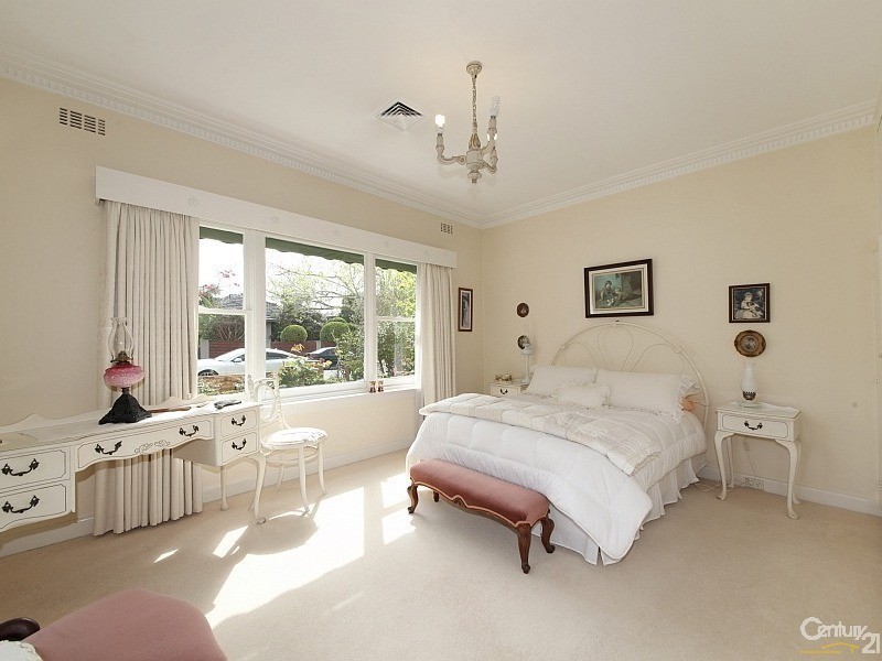 26 Clee Street, Mckinnon VIC 3204