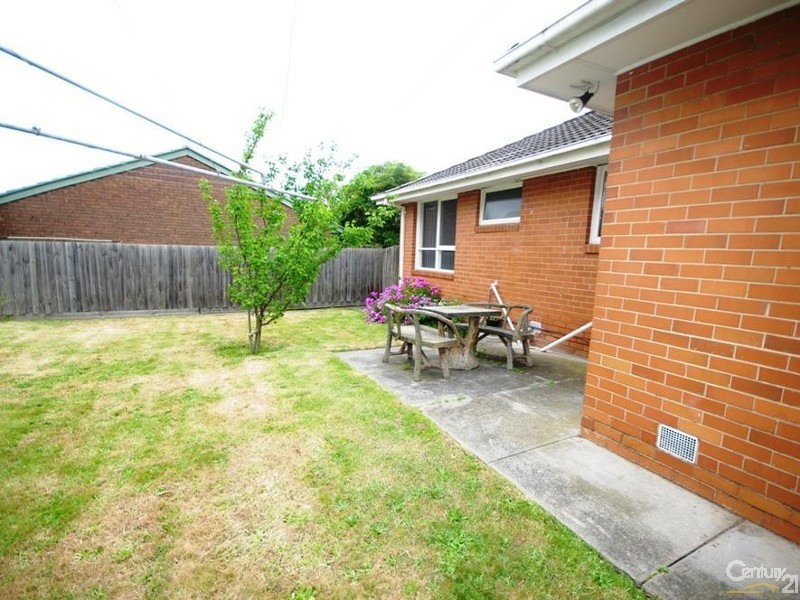 120 Chesterville Road, Cheltenham VIC 3192