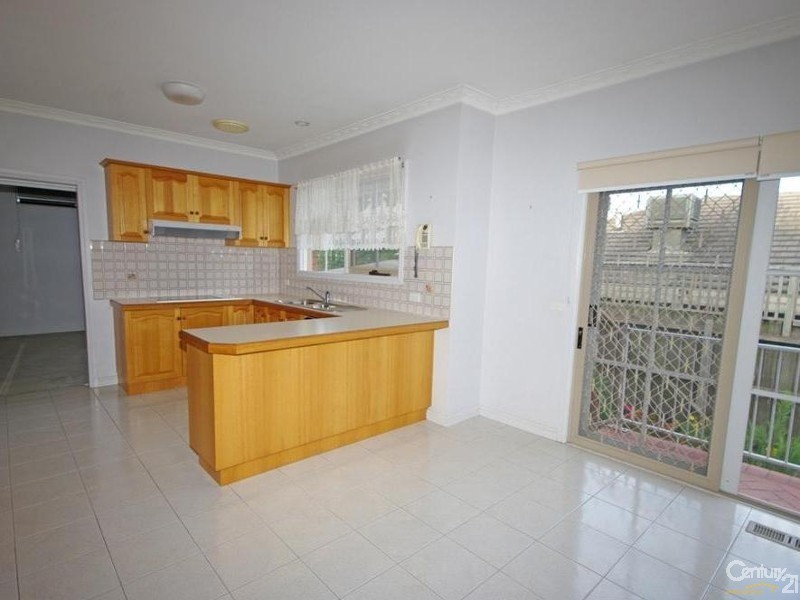 2/114 Wheatley Road, Mckinnon VIC 3204