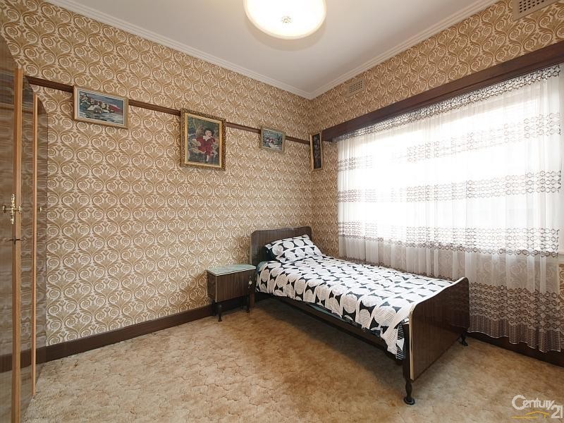 4 Lindsay Street, Mckinnon VIC 3204