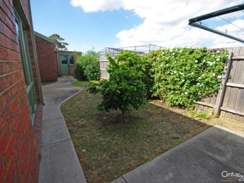 2/14 Osborne Avenue, Mckinnon VIC 3204