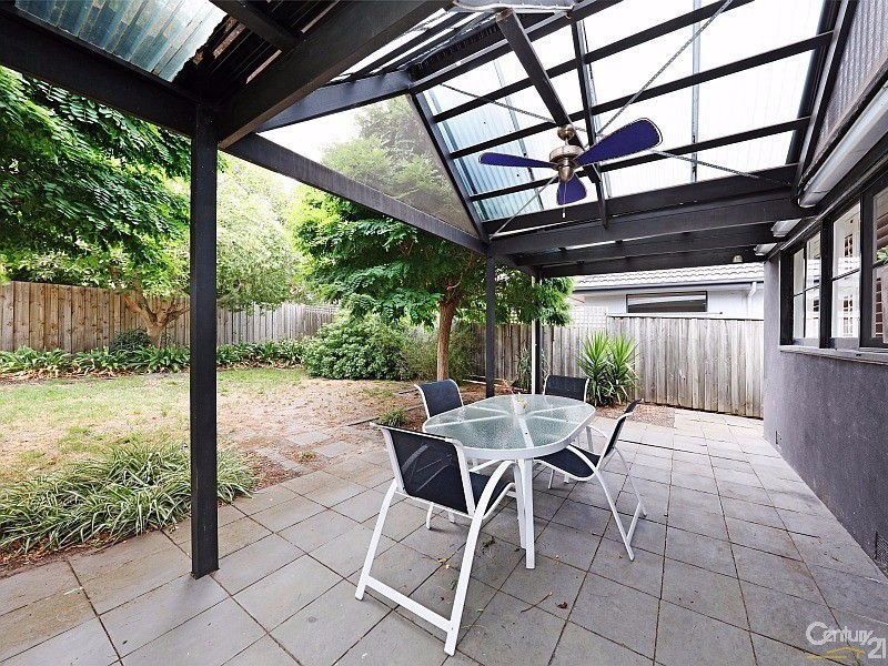 10 Landles Street, Mckinnon VIC 3204