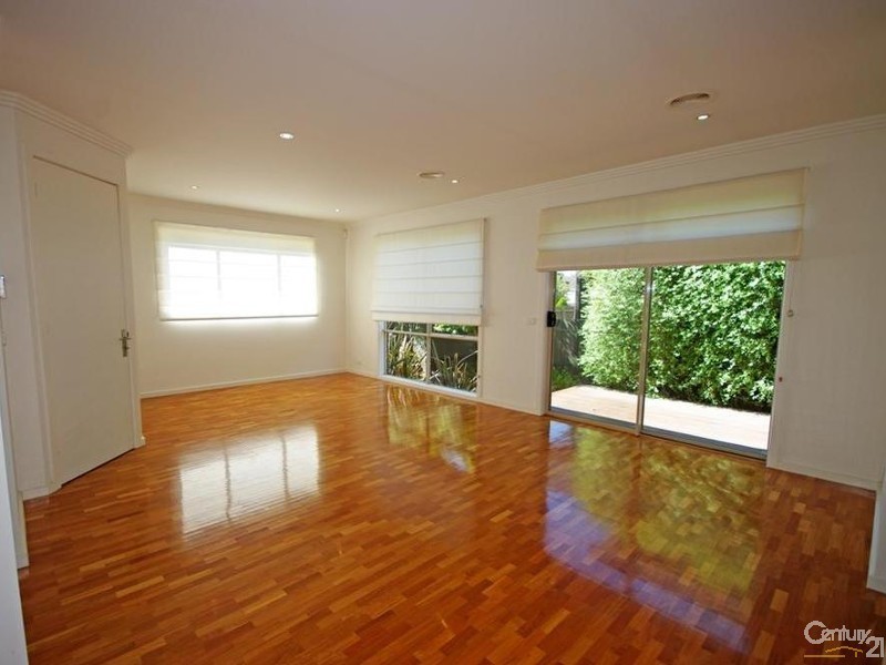 2A  Shanahan Crescent, Mckinnon VIC 3204