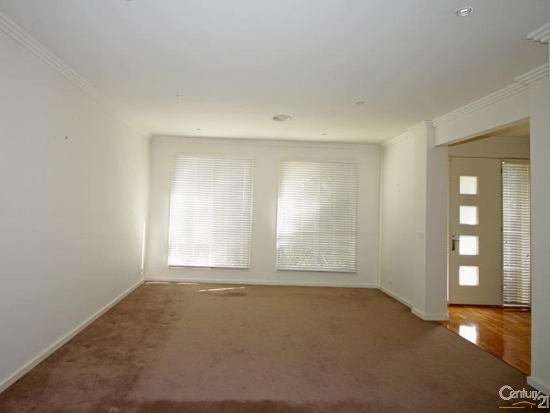 2A  Shanahan Crescent, Mckinnon VIC 3204