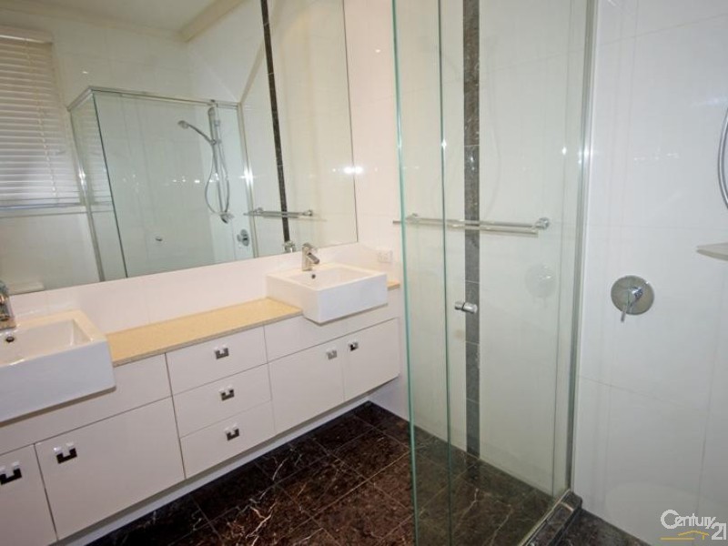 2A  Shanahan Crescent, Mckinnon VIC 3204