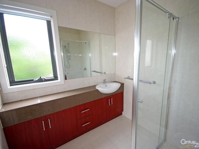 3/1 Prince Edward Avenue, Mckinnon VIC 3204