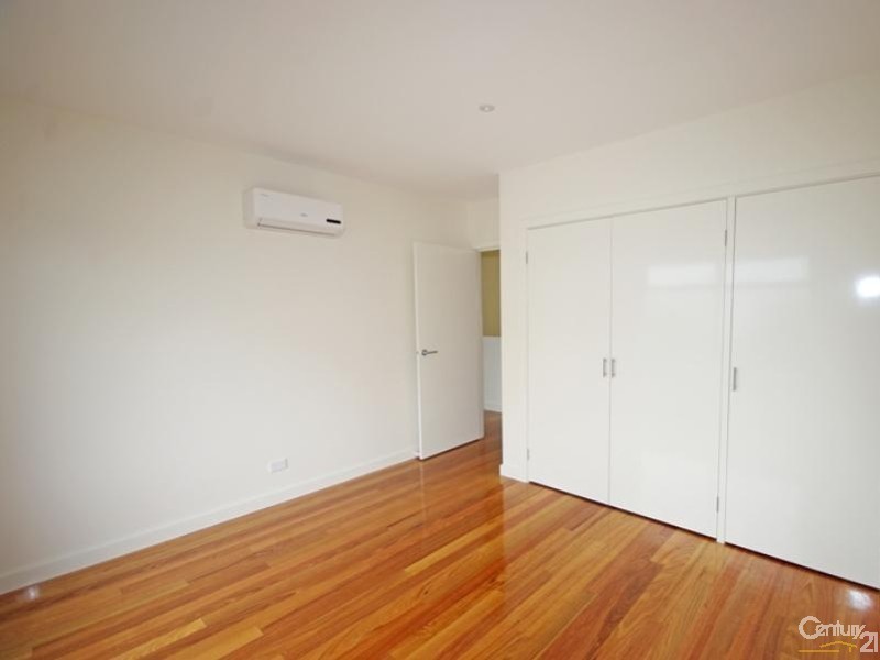 3/1 Prince Edward Avenue, Mckinnon VIC 3204