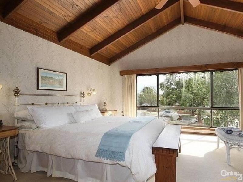 26 Clee Street, Mckinnon VIC 3204