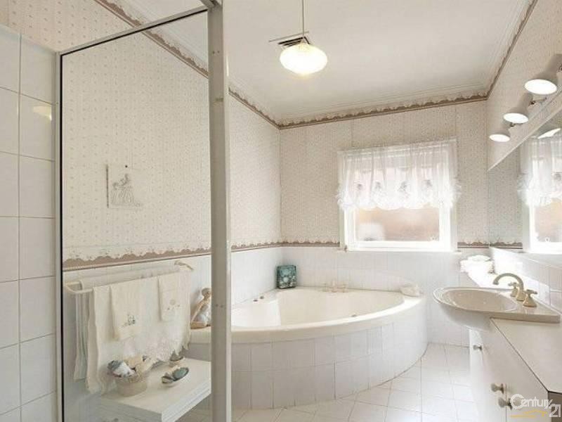 26 Clee Street, Mckinnon VIC 3204