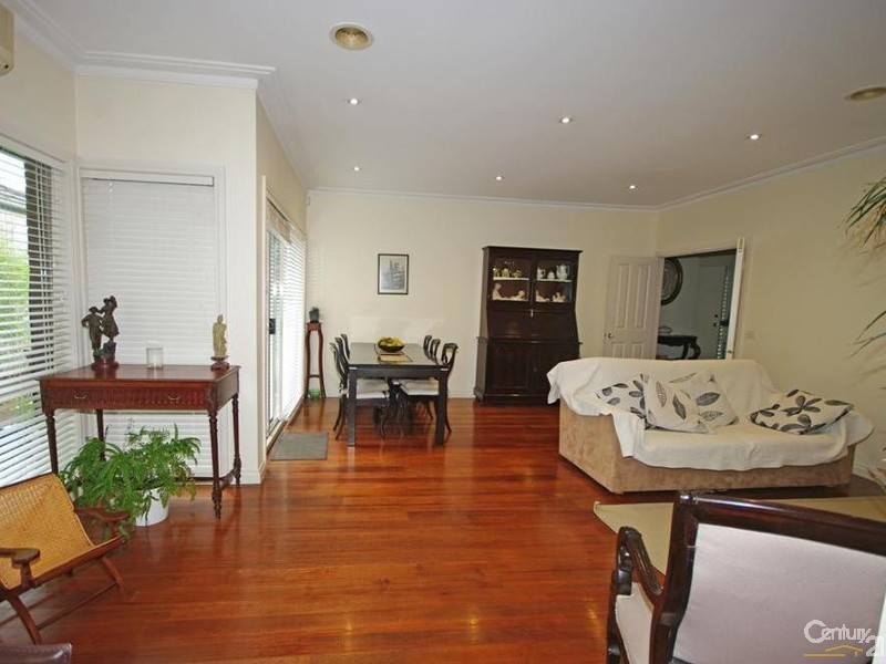 2/24 Maroo Street, Hughesdale VIC 3166