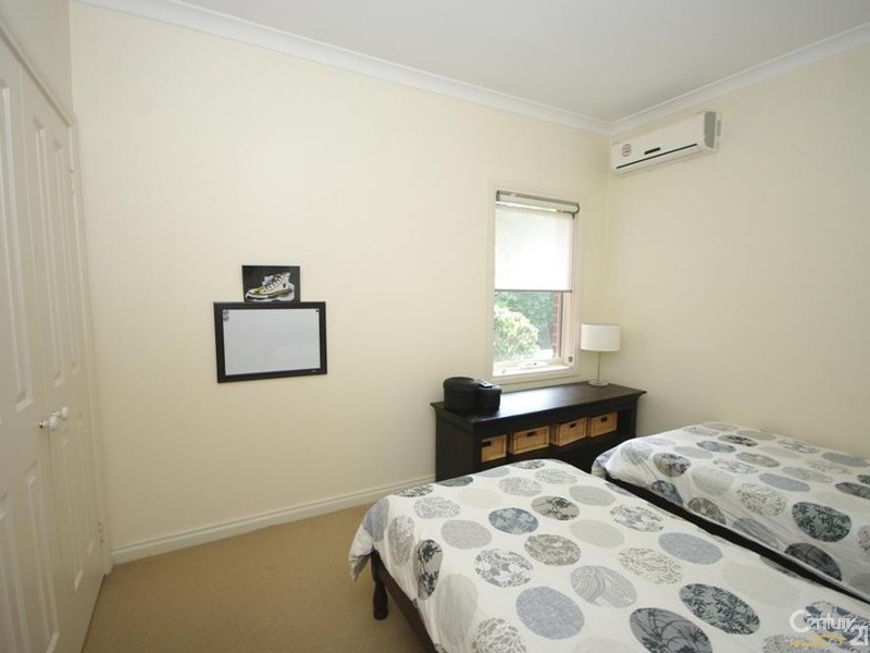 2/24 Maroo Street, Hughesdale VIC 3166
