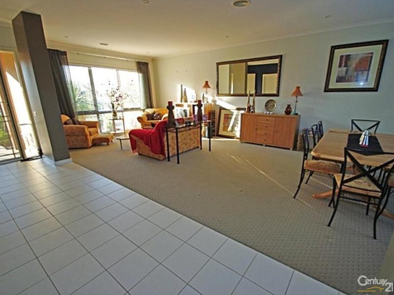32 St Andrews Drive, Heatherton VIC 3202