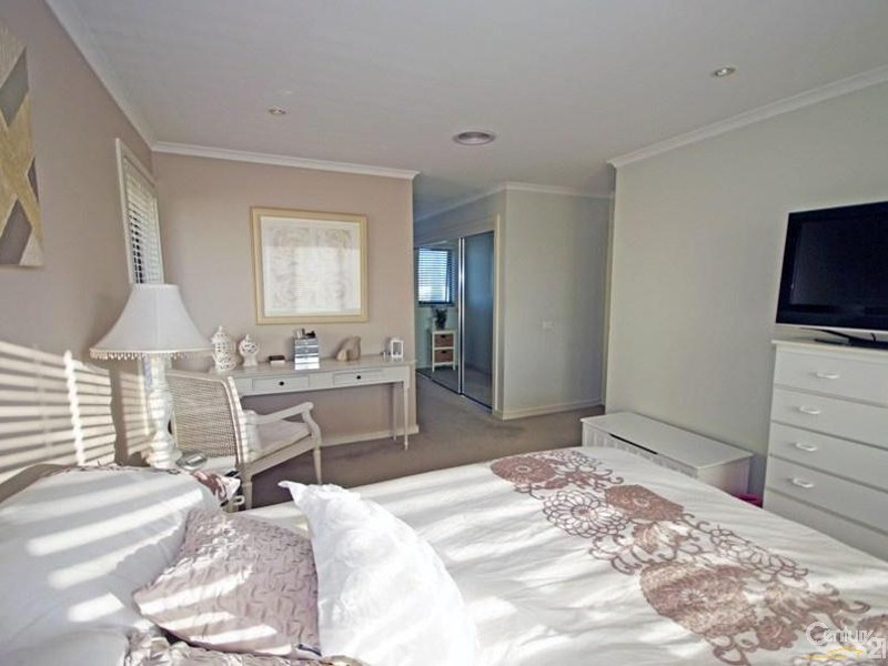 32 St Andrews Drive, Heatherton VIC 3202