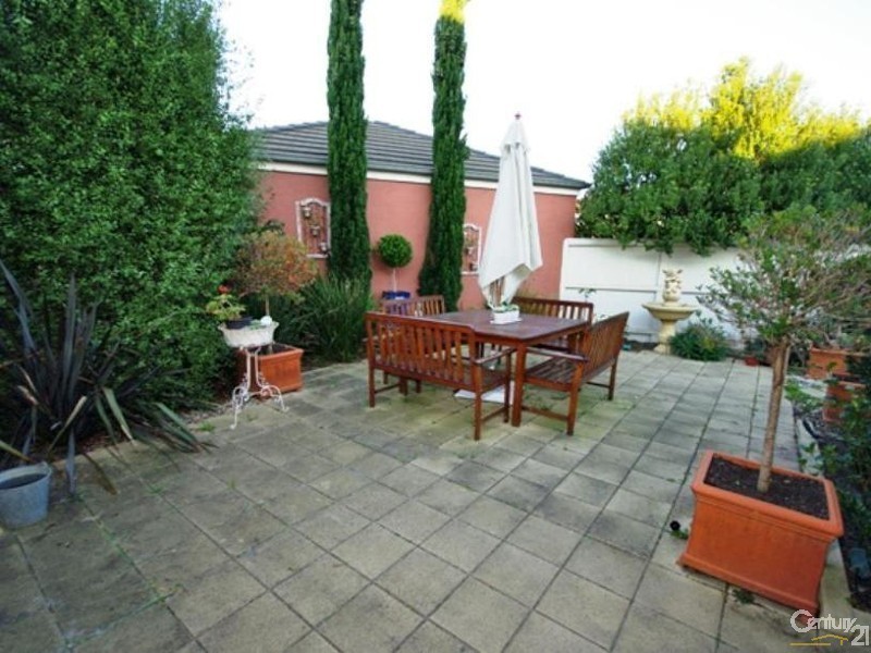 32 St Andrews Drive, Heatherton VIC 3202