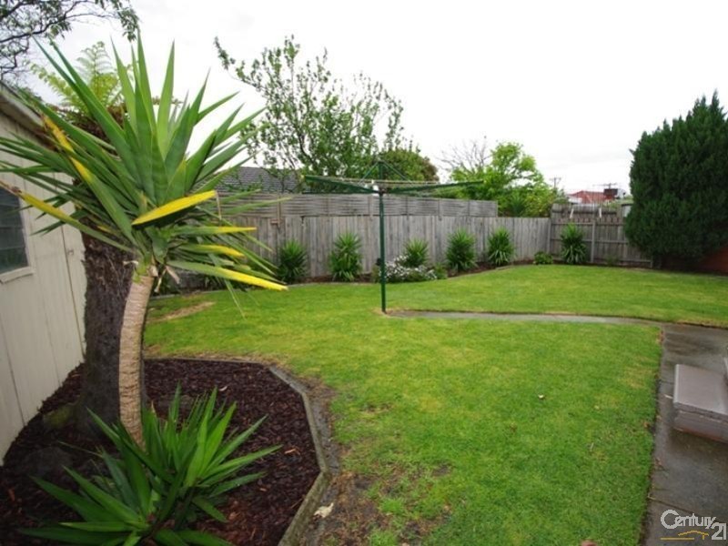 8 Eunice Drive, Cheltenham VIC 3192