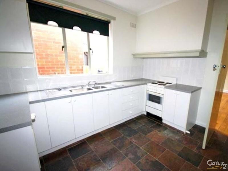 REAR 217 Tucker Road, Mckinnon VIC 3204