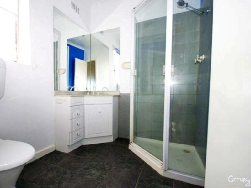 REAR 217 Tucker Road, Mckinnon VIC 3204