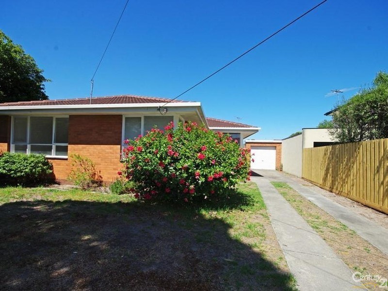 26 Pasadena Crescent, Bentleigh East VIC 3165