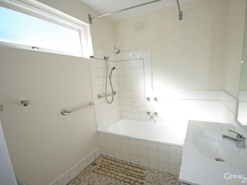 1/9 Barker Street, Cheltenham VIC 3192