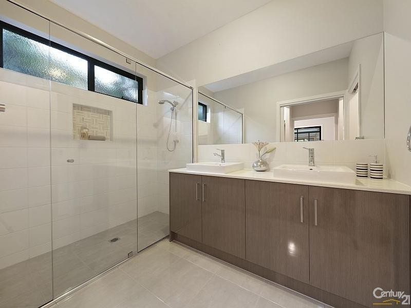 2/18 Milford Street, Bentleigh East VIC 3165