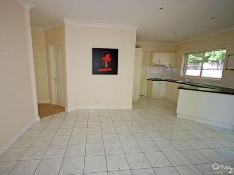 2/8 Ward Avenue, Oakleigh South VIC 3167