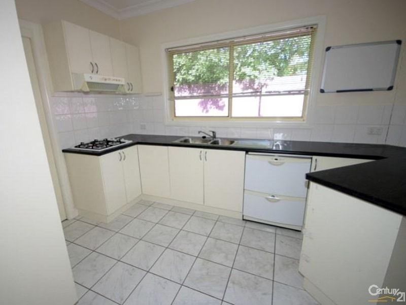 2/8 Ward Avenue, Oakleigh South VIC 3167