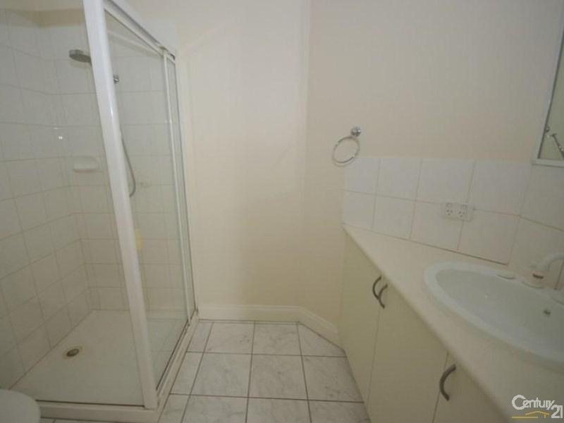 2/8 Ward Avenue, Oakleigh South VIC 3167