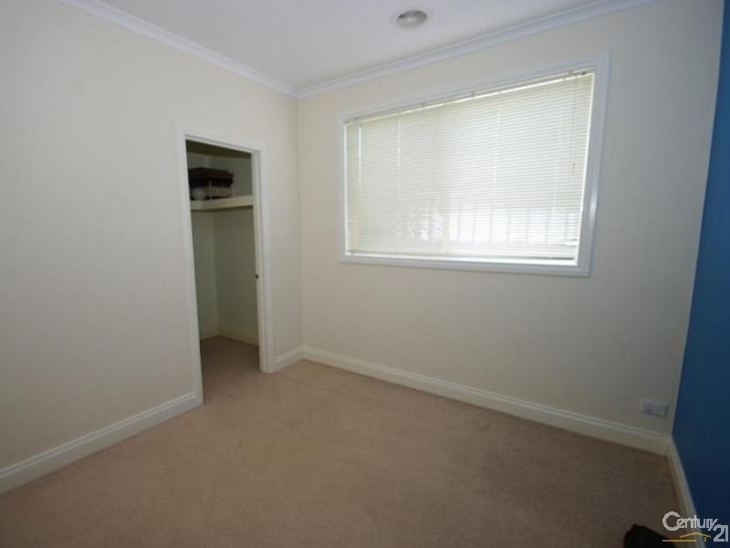 2/8 Ward Avenue, Oakleigh South VIC 3167