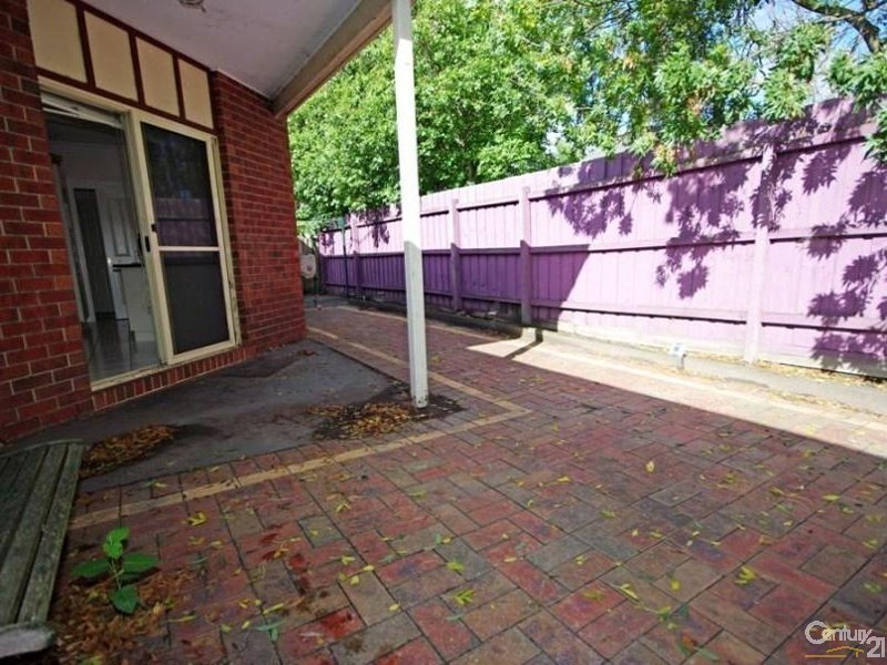 2/8 Ward Avenue, Oakleigh South VIC 3167