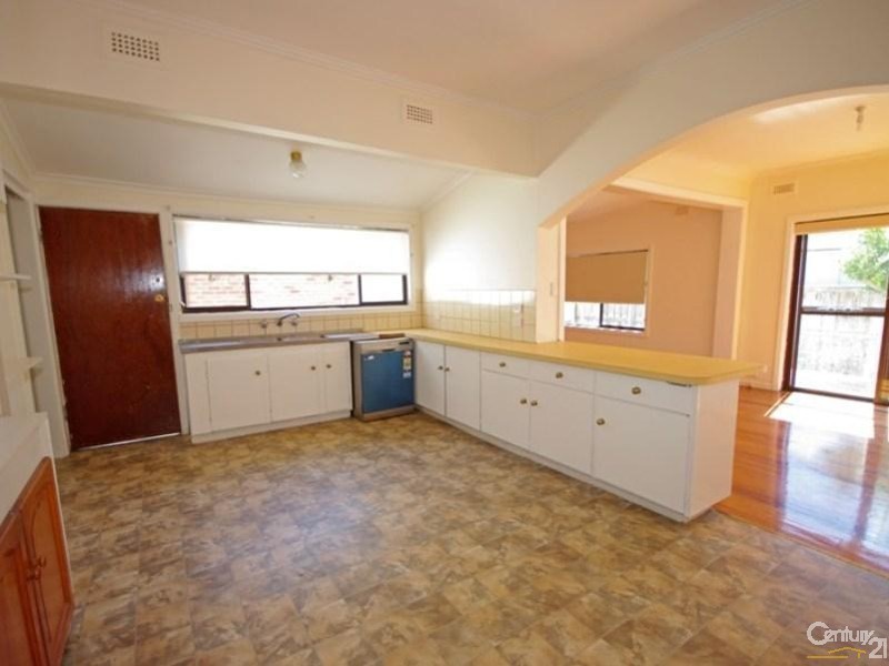 39 Prince Edward Avenue, Mckinnon VIC 3204