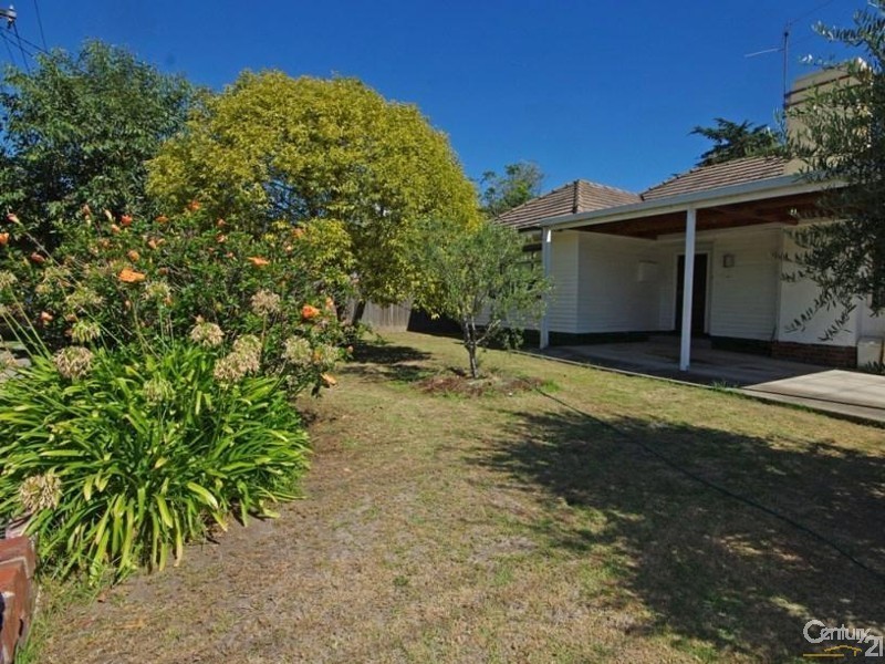 39 Prince Edward Avenue, Mckinnon VIC 3204