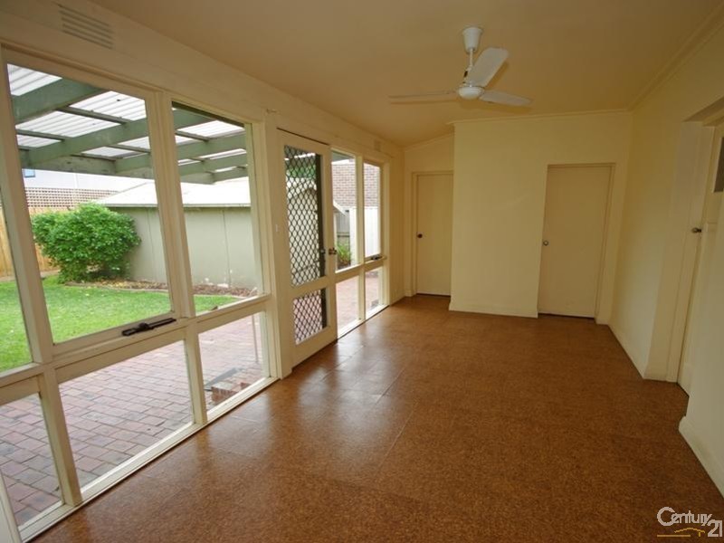 15 Service Street, Caulfield North VIC 3161