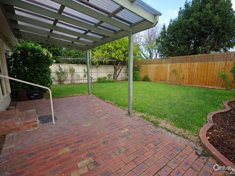 15 Service Street, Caulfield North VIC 3161